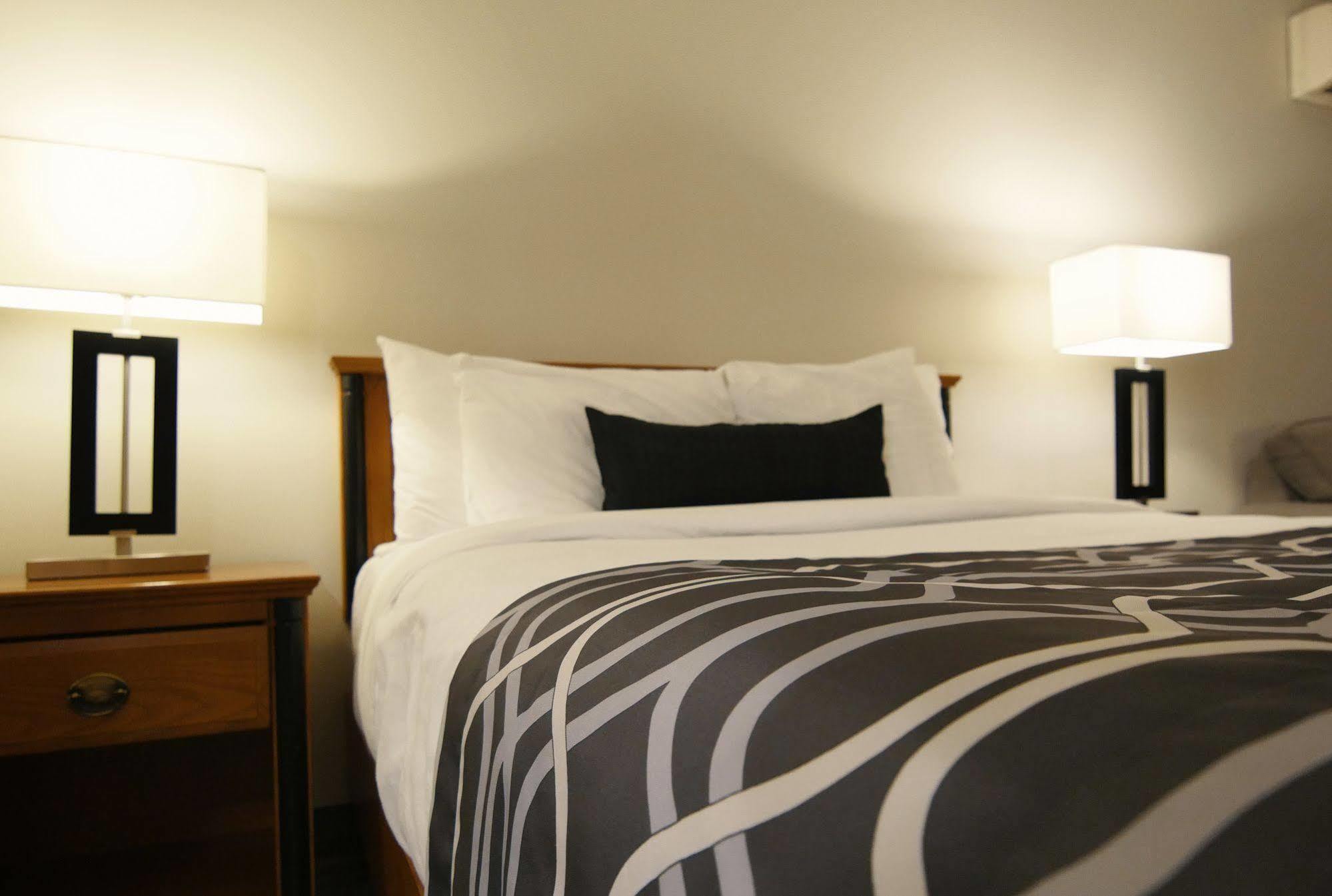Hotel Le Voyageur Сет-Иль Экстерьер фото